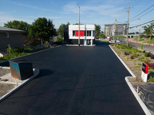 Bitume Commercial à Québec au Certis Pro sur le Boulevard Louis- XIV, dans le secteur de Charlesbourg.King Bitume